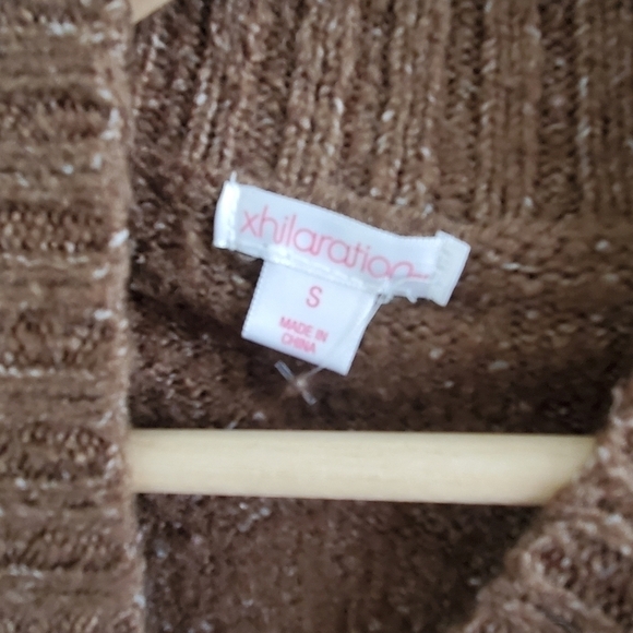 GREEN Sweater - Picture 4 of 5